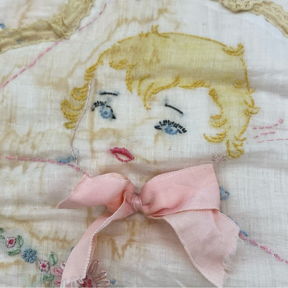 Vintage Baby Quilt Blanket Wounded Bird Handmade Embroidered Peach Pink Bow Girl - Picture 3 of 15